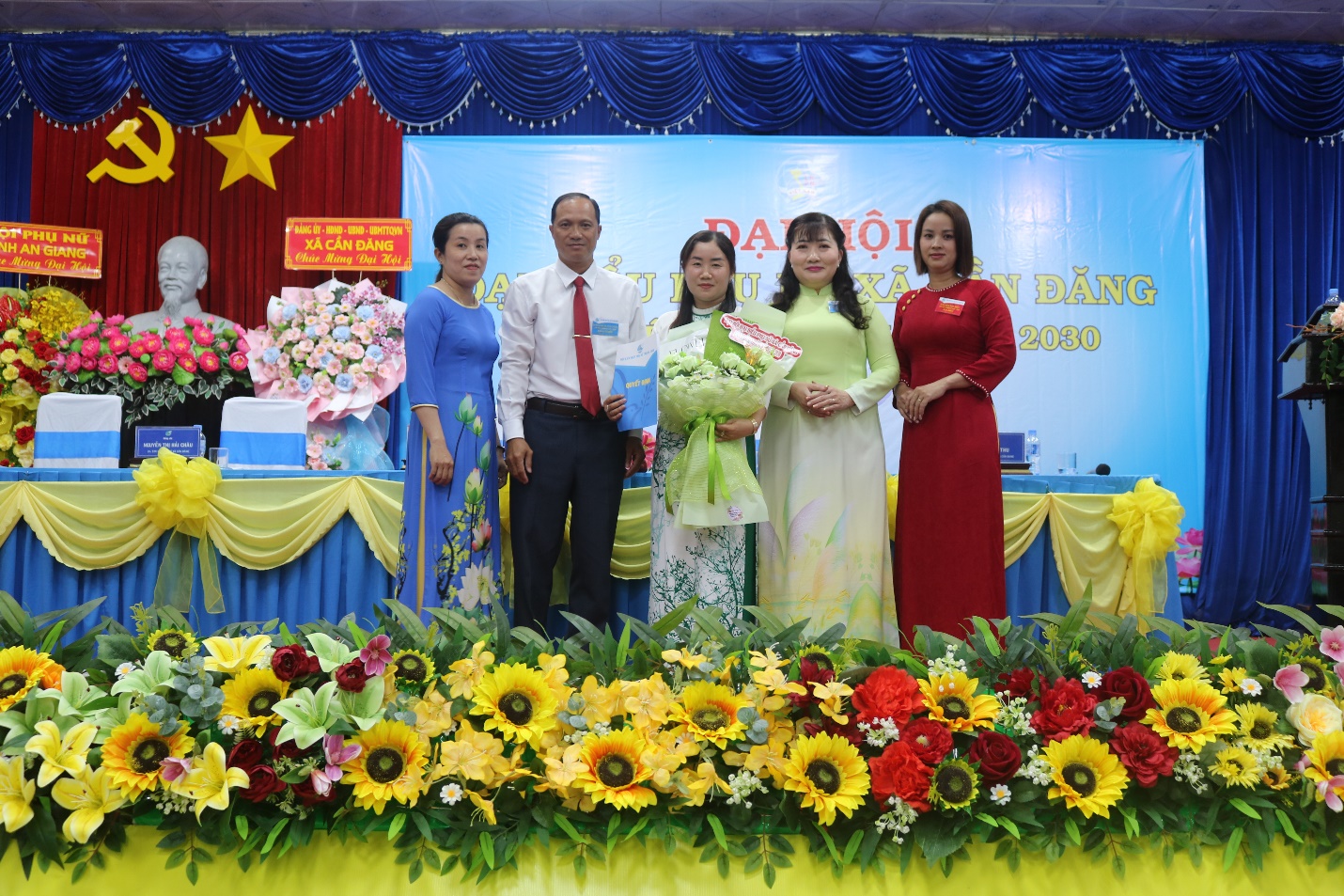 Description: C:\Users\Admin\AppData\Local\Microsoft\Windows\INetCacheContent.Word\IMG_9480.jpg